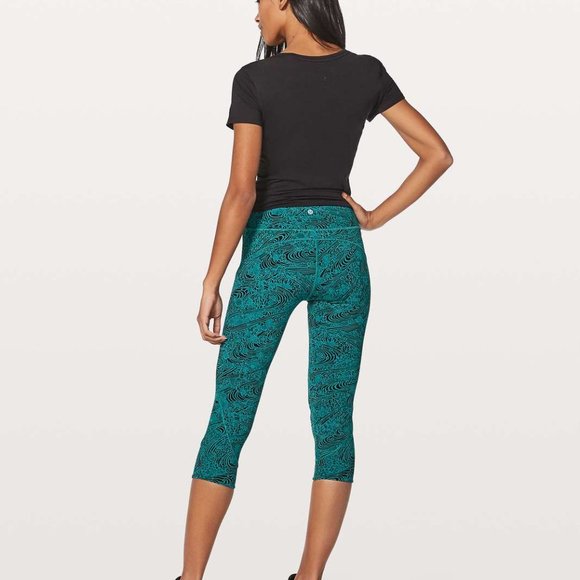 Lululemon In Movement Crop *Everlux 19" - Picture 6 of 6
